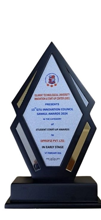 Trashee smart bin with the Student Startup Award